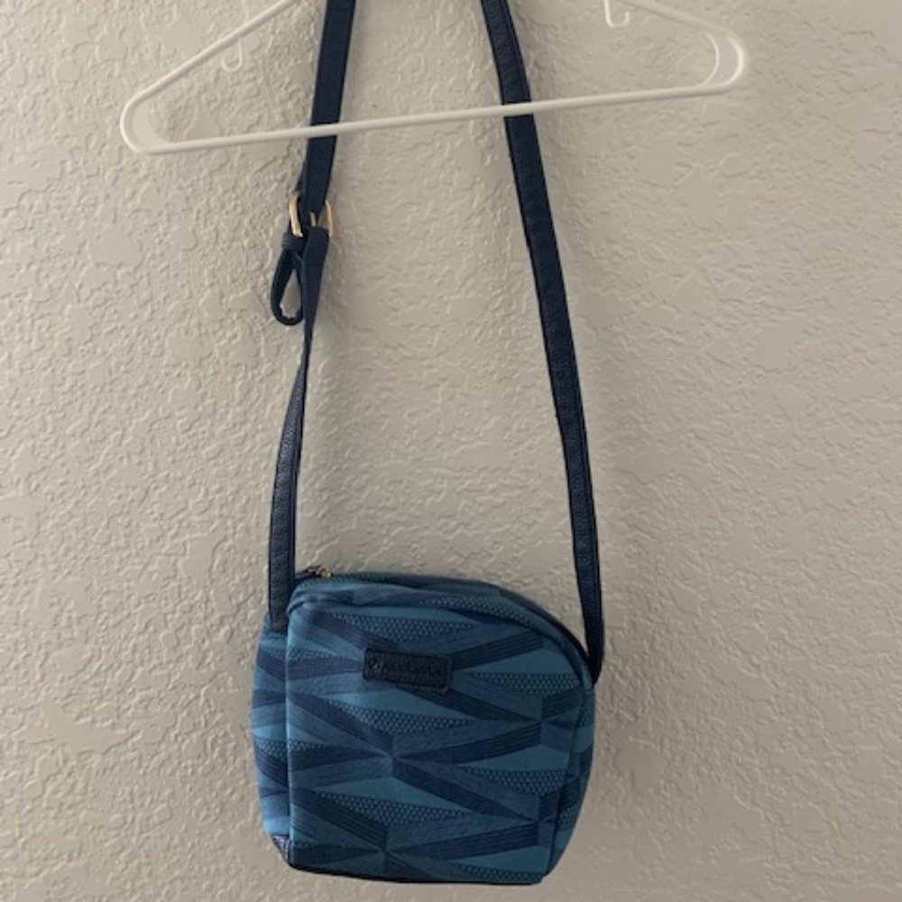 Manaola Cross-Body Purse